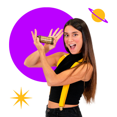 chica con cryptex en la mano